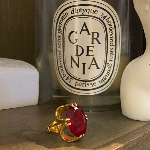 18K heavy electroplate yellow gold ring with ruby red color stone crystal - Picture 1 of 16